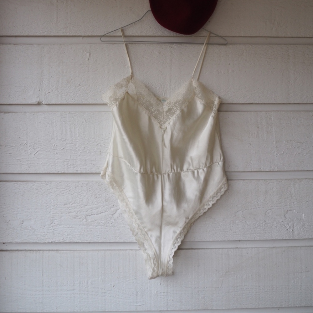 {Vintage} White Lace Teddy!